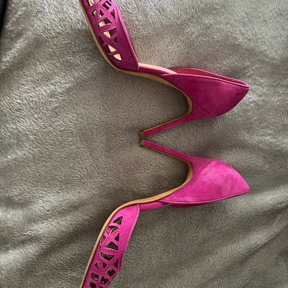 Manolo Blahnik Shoes - Manolo Blahnik pink cut out pumps size 38